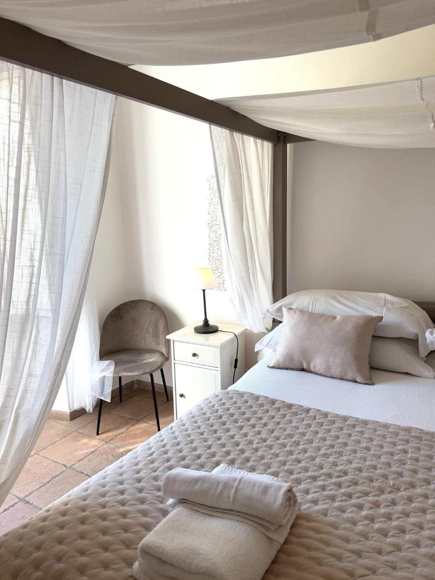 Aenea's Bed & Breakfast
